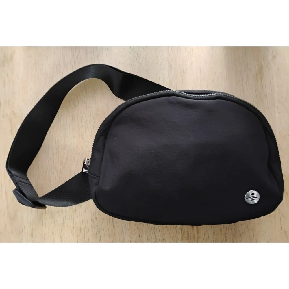 Women's Athleta Belt Bag Black Strap Crossbody Shoulder Purse